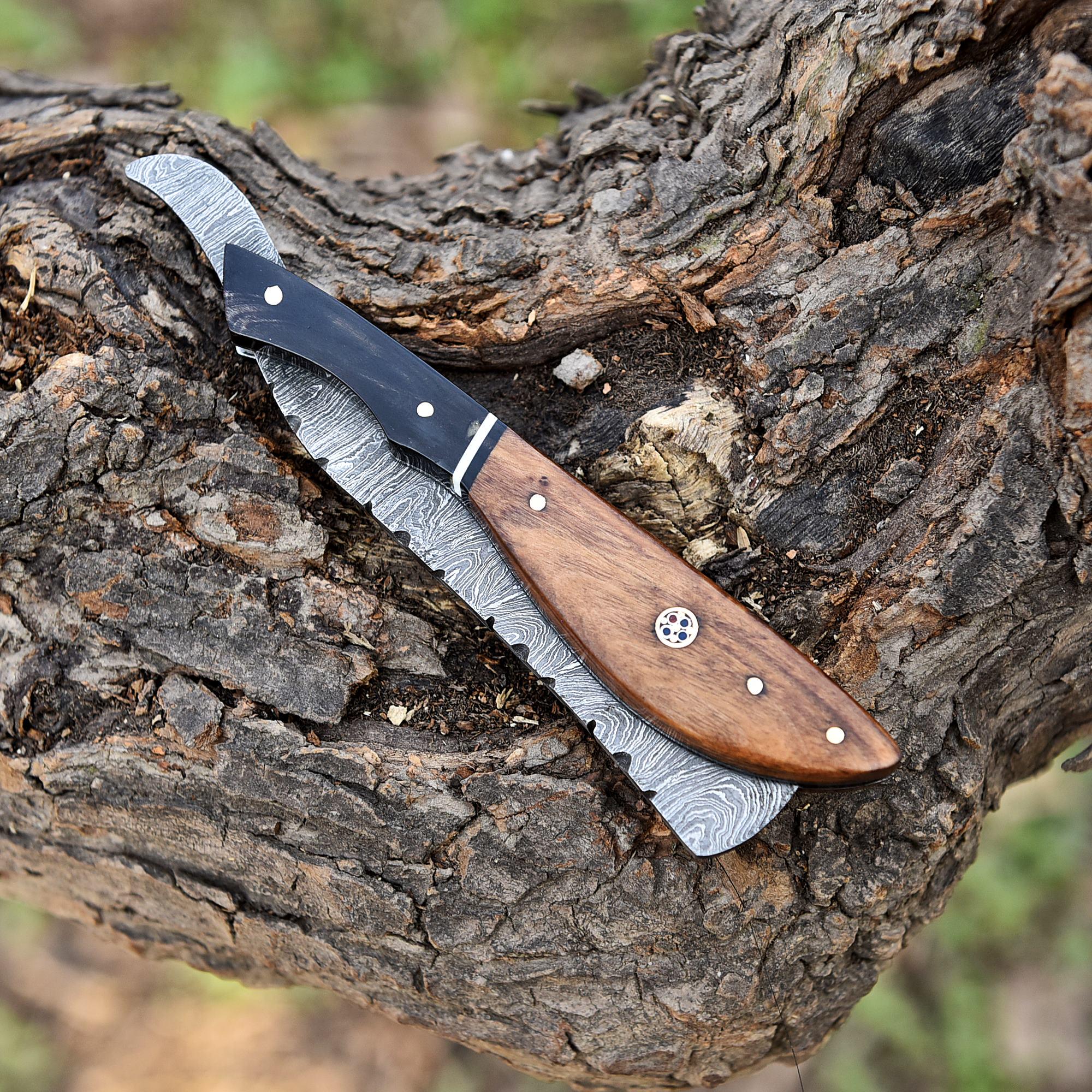 Aesthetic Handmade Damascus Steel Straight Razor With Black & Brown Pakka Wood Handle, Personalized Blade, Exotic Classic Barber Blade