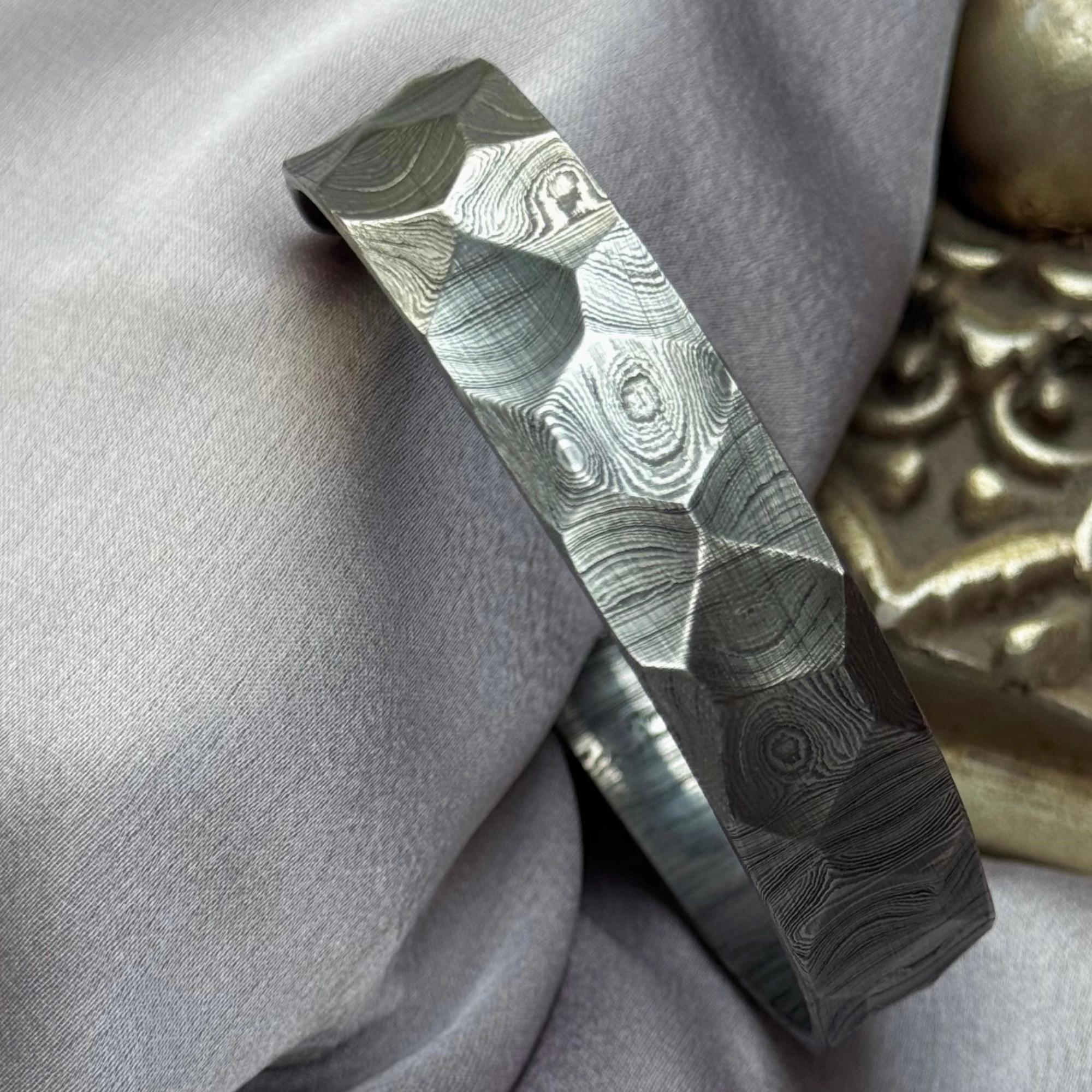 Handmade Damascus Hammered Bangle Bracelet Hand Forged Steel Viking Jewelry Unique Bracelet for Him Damascus Oath Ring Anniversary gift