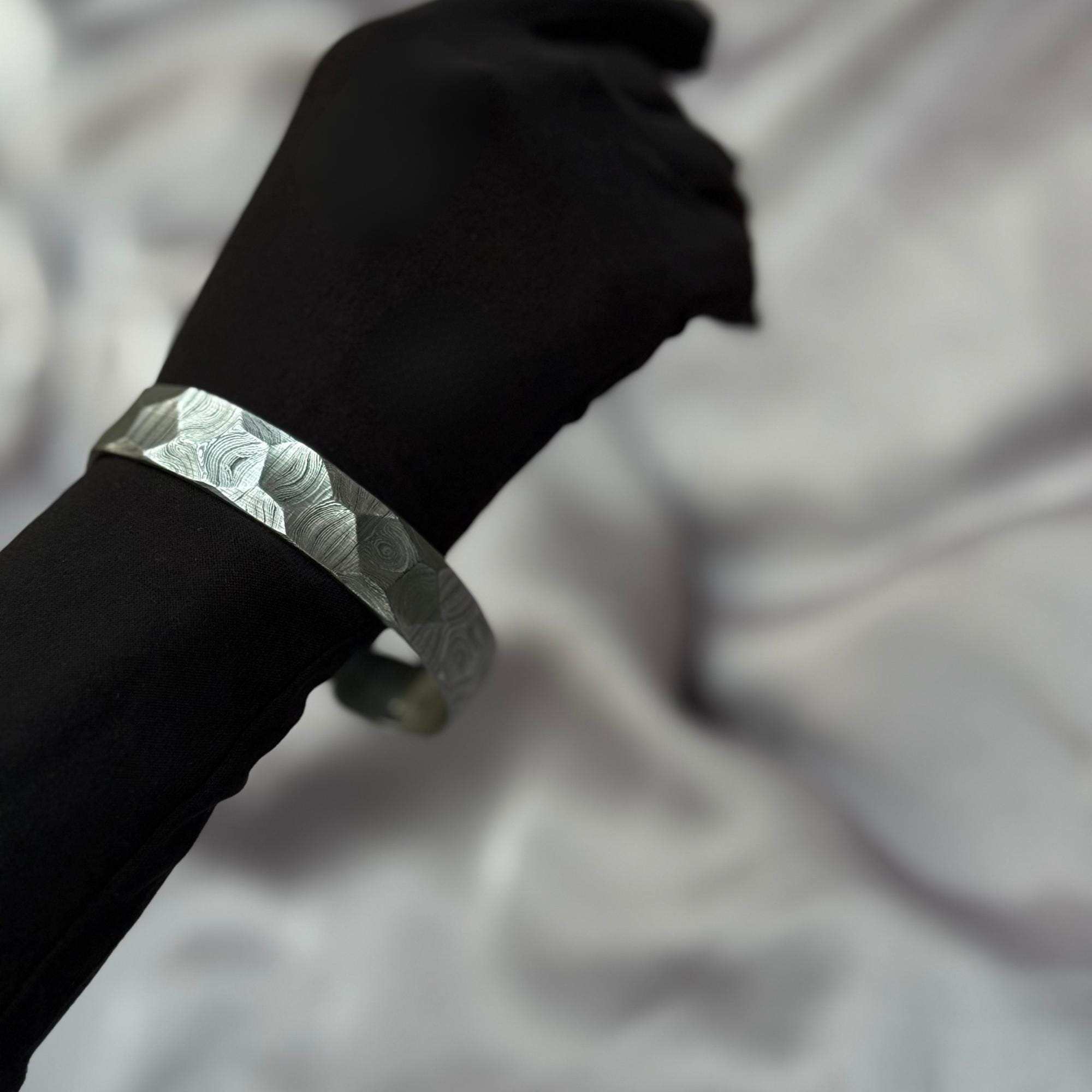 Handmade Damascus Hammered Bangle Bracelet Hand Forged Steel Viking Jewelry Unique Bracelet for Him Damascus Oath Ring Anniversary gift